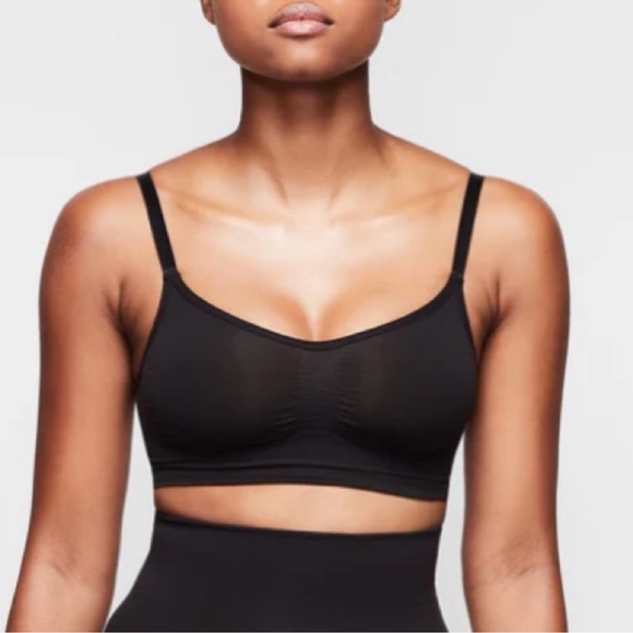 SKIMS Other - SKIMS Sculpting Bralette Onyx NWOT S/M